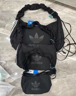 (Category: ) located in . Submitted by fashion.luxe (Listing ID 1371453745, Image 1). Description: .