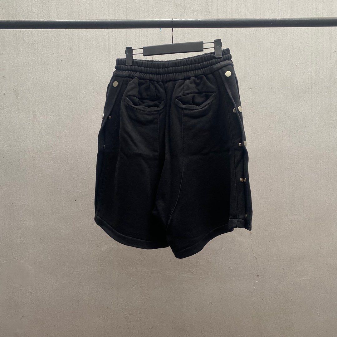 Drop Crotch Shorts (Rick Owens Alt) (Category: Shorts) located in Quezon City. Submitted by rylledup (Listing ID 1371381243, Image 2). Description: Drop Crotch Shorts (Rick Owens esque) Waist: 28 to 34 (Garterized) Length: 20.5 LO: 15 Price: 800 .