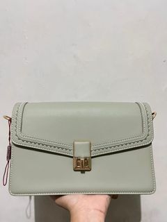 (Kategori: ) berada di . Dikirim oleh thriftbyyola (ID iklan 1371516666, Gambar 1). Deskripsi: .