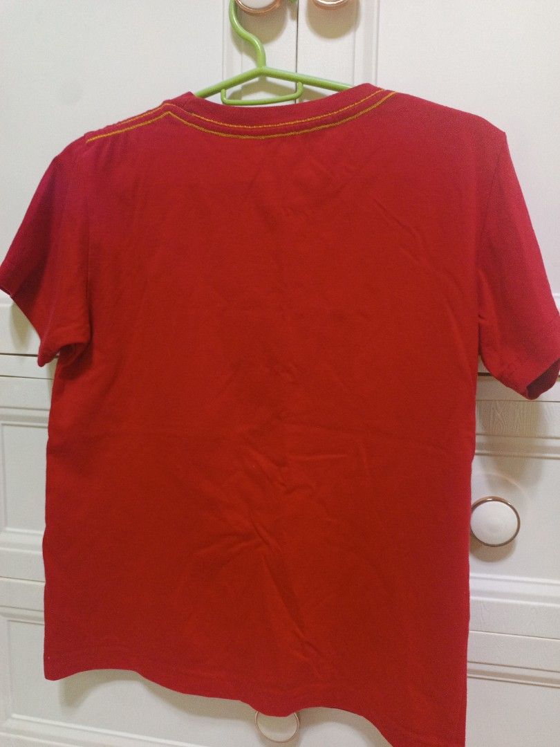 Garfield red tshirt kids (Category: Babies & Kids Fashion) located in Rizal. Submitted by decluttertoreuse (Listing ID 1371491698, Image 2). Description: Size 4-6 yo this is preloved, hindi na ginagamit, nakastock nlng and for declutter (negotiable).