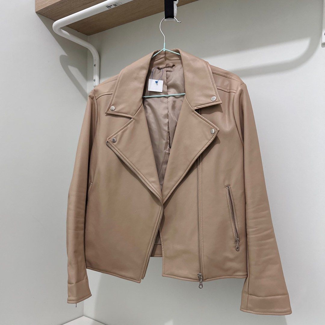 GU Cream Leather Jacket (Category: Coats, Jackets and Outerwear) located in Batangas. Submitted by z.declutter (Listing ID 1371491485, Image 2). Description: XL on tag but can fits medium With flaws, scratch on front and colar. Barely noticeable. See photos for reference.
