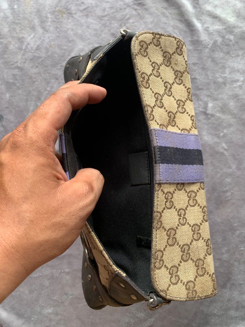 Gucci Kili Bag (Category: Luxury Bags & Wallets) located in General Trias. Submitted by zrchustle.604 (Listing ID 1371464041, Image 3). Description: Coded Change Sling.