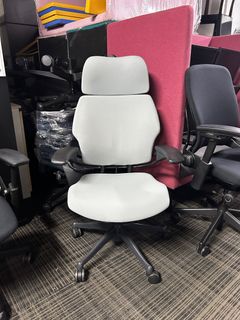 (Category: ) located in . Submitted by office.furnitures (Listing ID 1371466018, Image 1). Description: .