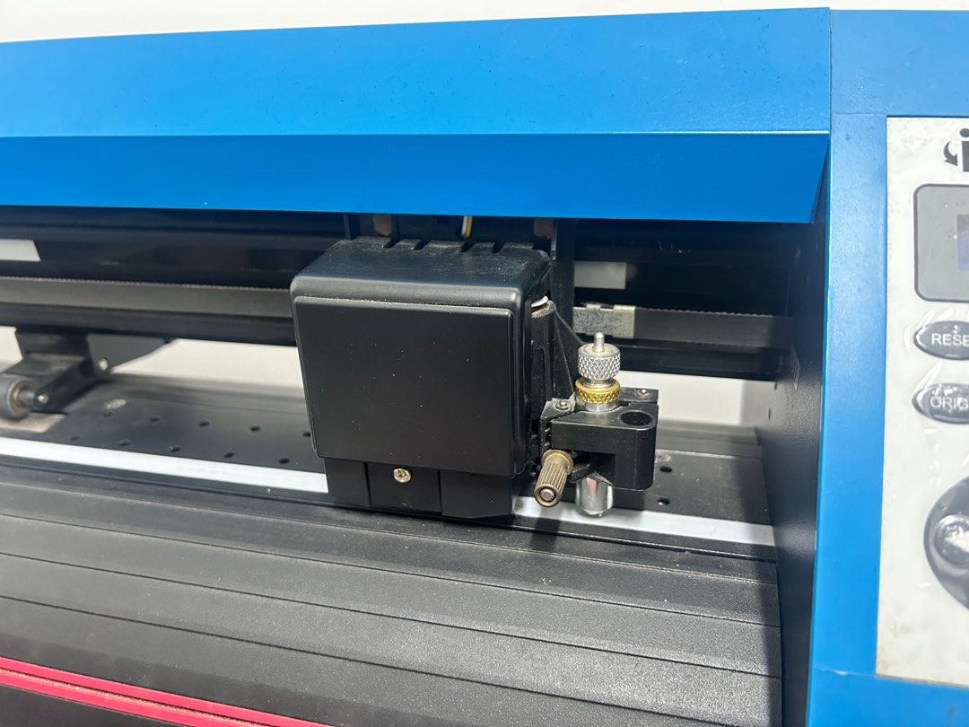 Itransfer Cutter Plotter 24” (Category: Printers, Scanners & Copiers) located in Meycauayan. Submitted by oldsoulnostalgia (Listing ID 1371510806, Image 3). Description: For sale: iTransfer Cutter Plotter 24” Selling for 8k only Good functioning condition. Wala lang CD installer. RFS: Switched to DTF. Hindi na masyadong nagagamit. Thanks..