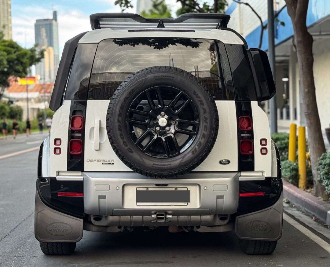 Land Rover Defender 110 P400 S Auto (Category: Used Cars) located in Manila. Submitted by quality_cars (Listing ID 1371485278, Image 3). Description: FOR SALE / TRADE-IN / FINANCING‼️ ONE OF THE FRESHEST & WELL KEPT LAND ROVER DEFENDER IN THE MARKET! DARE TO COMPARE! 💯 Unit Model: LAND ROVER 110 P400 S 2020 Transmission: AUTOMATIC Fuel Type: GASOLINE * Two Original Set Of Keys * Booklets And Manuals * HPG Verified and LTO Verified (Personal Veri