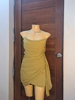 (Category: ) located in . Submitted by luxeglamourph (Listing ID 1371420300, Image 1). Description: .