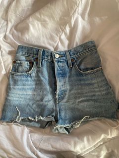 (Category: ) located in . Submitted by saraaaaaaak (Listing ID 1371456031, Image 1). Description: .