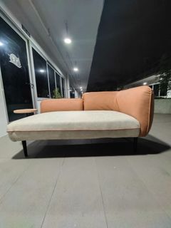 (Category: ) located in . Submitted by thefurnitureoutletsg (Listing ID 1371460906, Image 1). Description: .