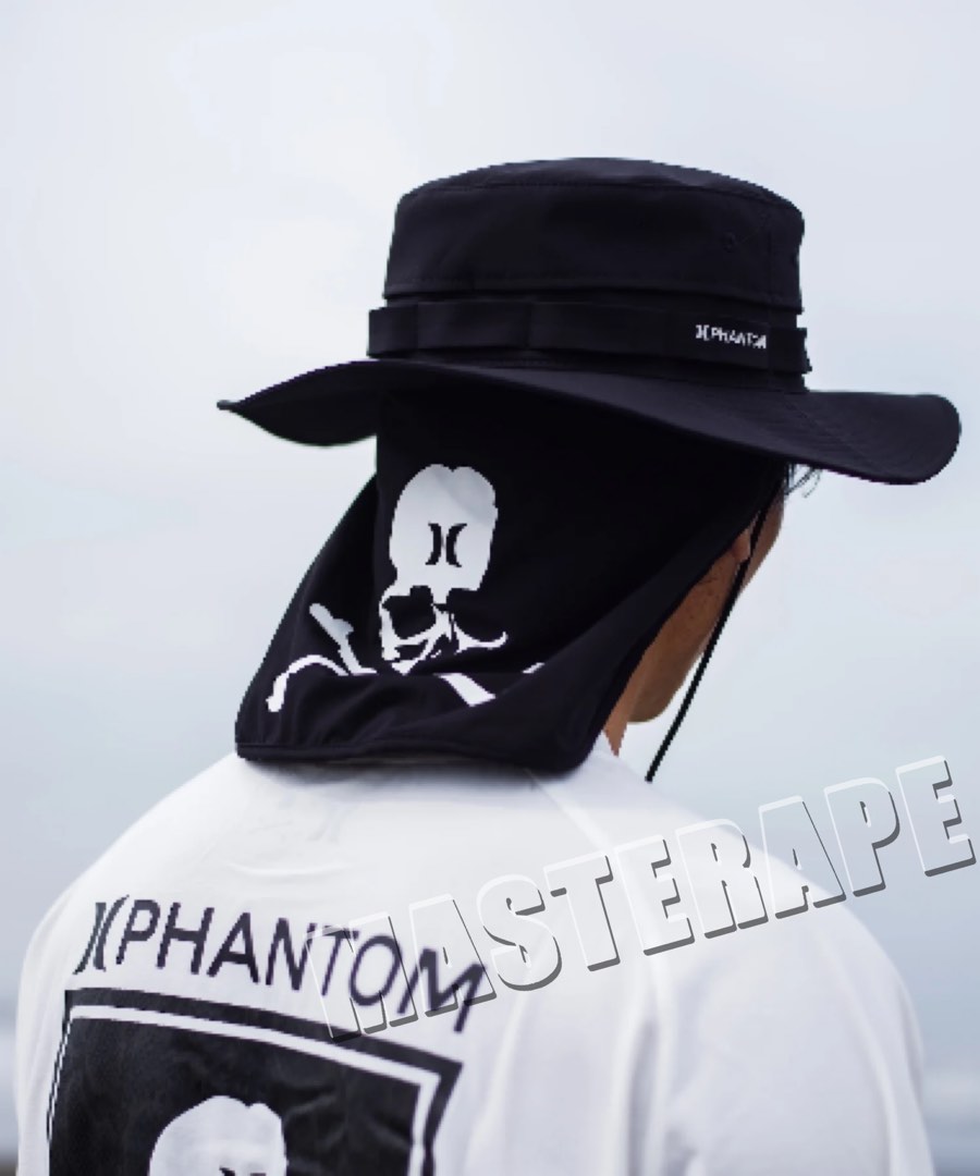MASTERMIND WORLD Black Kangol Edition Flip It Rev Bermuda