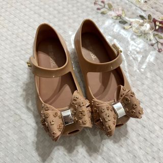 (Category: ) located in . Submitted by aishbanks (Listing ID 1371371741, Image 1). Description: .