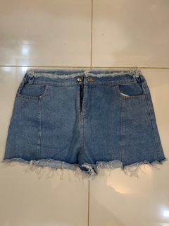 (Category: ) located in . Submitted by glamthrift (Listing ID 1371463592, Image 1). Description: .