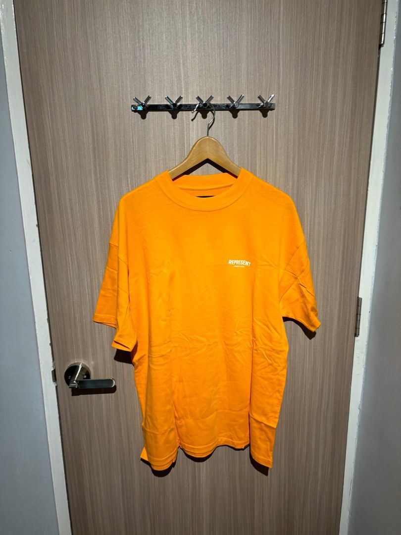 Represent tee (Category: Tshirts & Polo Shirts) located in Singapore. Submitted by chthrifts.co (Listing ID 1371407563, Image 2). Description: .