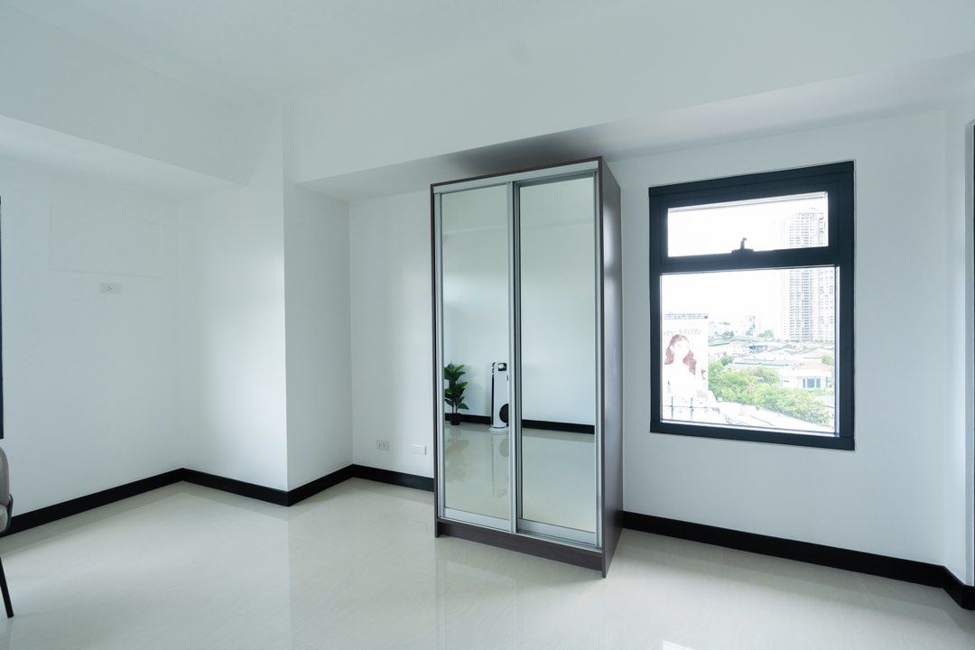29.5 sqm S Tower Sync, Studio Cut with tenant (Category: Apartments & Condos) located in Pasig City. Submitted by markjesalva (Listing ID 1228236467, Image 1). Description: Project: Sync Residences Available for Sale, with tenant until june 2027 Unit type: Studio Size in sqm: 29.5 m2 (corner unit) executive cut Bagong Ilog, Pasig City Unit No.: 0924 (9th floor bgc side) Facing: C5 Road No Parking Slot Selling at 4.5m/transfer fees co buyer .