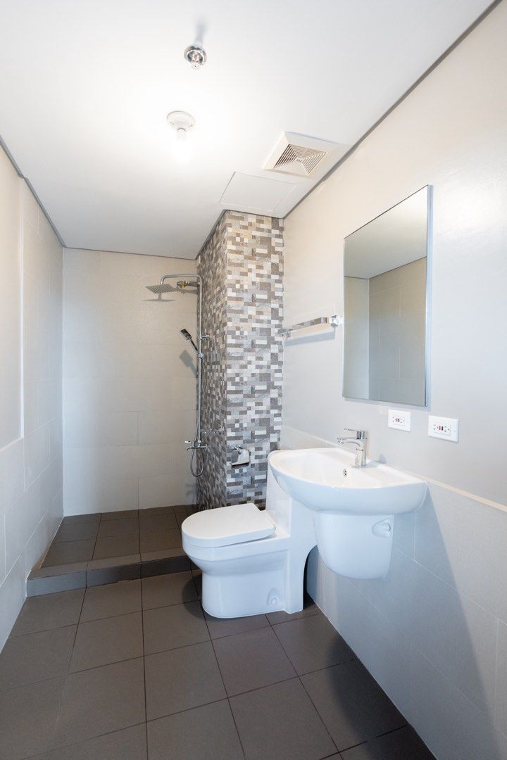 29.5 sqm S Tower Sync, Studio Cut with tenant (Category: Apartments & Condos) located in Pasig City. Submitted by markjesalva (Listing ID 1228236467, Image 3). Description: Project: Sync Residences Available for Sale, with tenant until june 2027 Unit type: Studio Size in sqm: 29.5 m2 (corner unit) executive cut Bagong Ilog, Pasig City Unit No.: 0924 (9th floor bgc side) Facing: C5 Road No Parking Slot Selling at 4.5m/transfer fees co buyer .