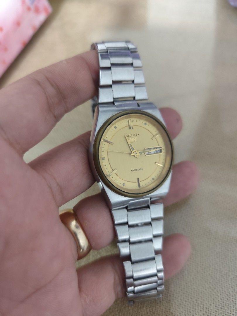Seiko 5 (Category: Men's Watches) located in Navotas City. Submitted by mistej (Listing ID 1371529566, Image 1). Description: seiko 5 vintage automatic in good working condition.