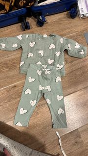 (Kategori: ) berada di . Dikirim oleh ayacuratedcloset (ID iklan 1371508241, Gambar 1). Deskripsi: .