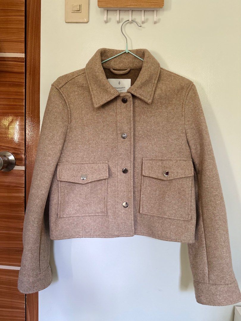 Stradivarius Jacket (Category: Coats, Jackets and Outerwear) located in Batangas. Submitted by z.declutter (Listing ID 1371492880, Image 2). Description: Used once Can fit small and medium.