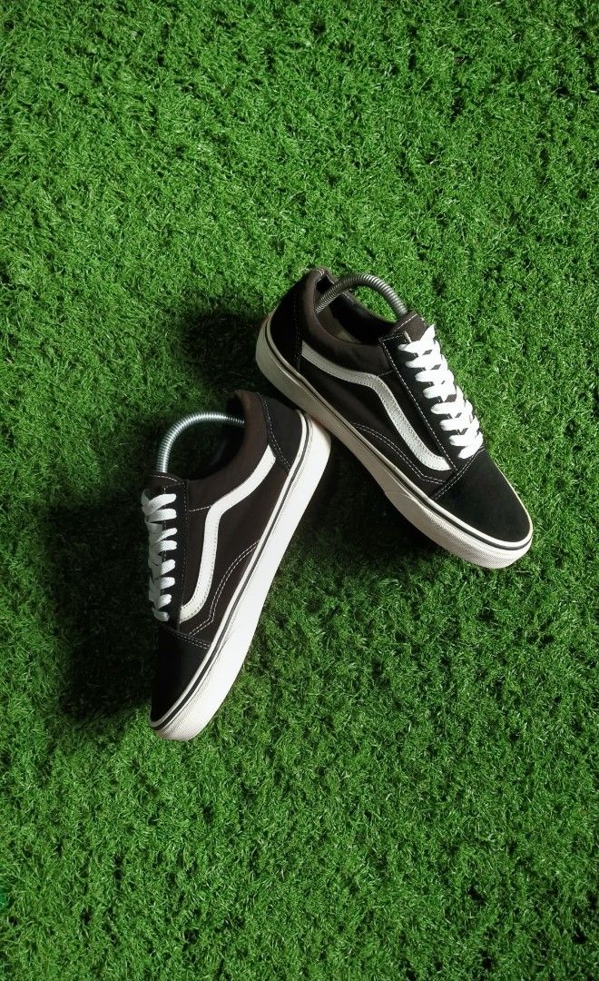 Vans Old Skool, Fesyen Pria, Sepatu Sneakers di Carousell