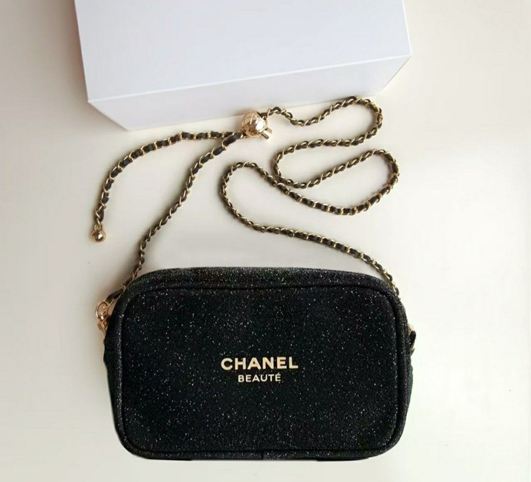 Chanel Beaute Chanel Vip Gift Wallet Chanel Beauté VIP Mini Wallet