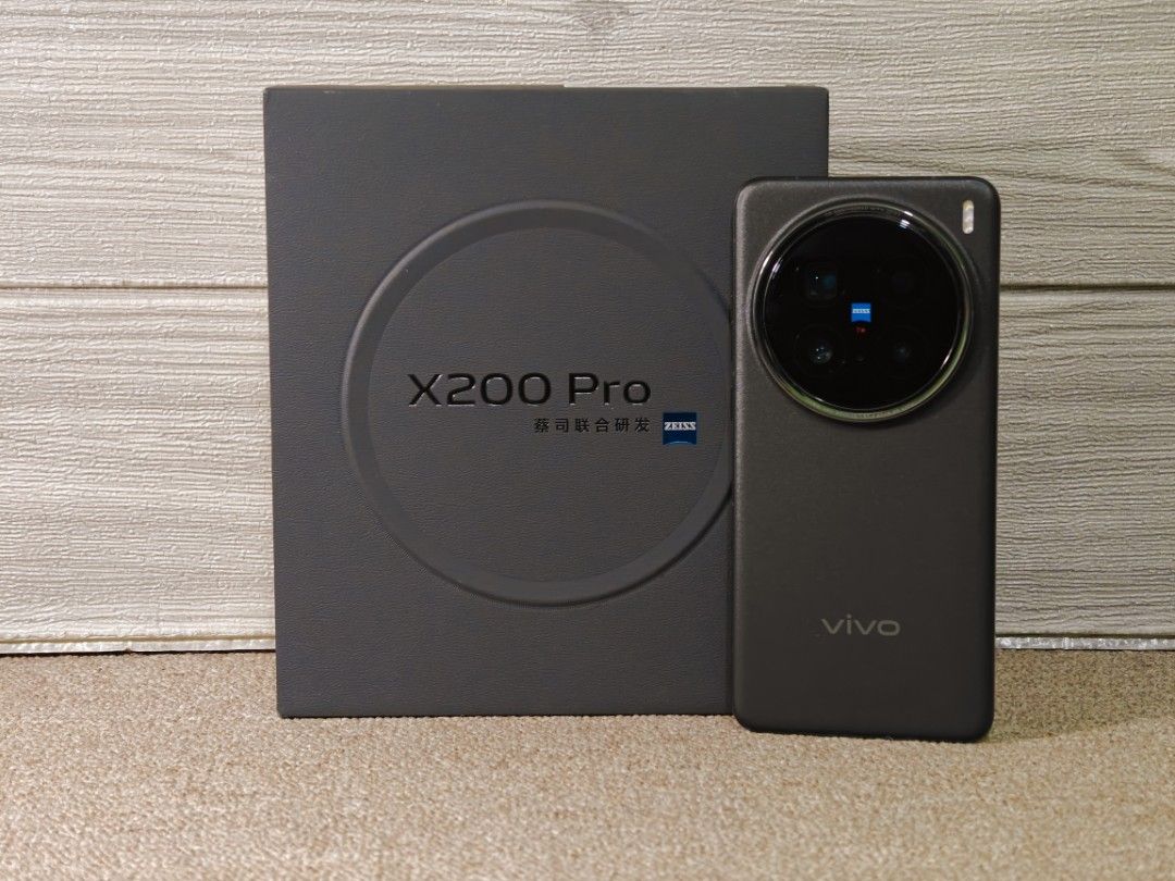 Vivo X200 Pro 512gb Black (Category: Vivo) located in Manila. Submitted by julianjuleschico (Listing ID 1371375680, Image 1). Description: Vivo X200 Pro 512gb 16gb Black Smooth and good as new Dual sim - Openline - 5G Connectivity China rom - Origin Os 5 Google Playstore and Apps already installed Complete package No issues or defects Php 42,800 Open for swapping Note: No copyright infringement intended, all brands mentioned above is owner by the