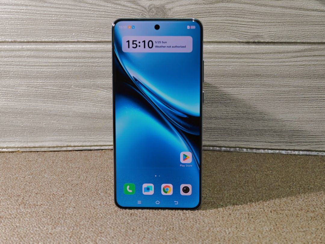 Vivo X200 Pro 512gb Blue (Category: Vivo) located in Manila. Submitted by julianjuleschico (Listing ID 1371376776, Image 2). Description: Vivo X200 Pro 512gb 16gb Blue Smooth and good as new Dual sim - Openline - 5G Connectivity China rom - Origin Os 5 Google Playstore and Apps already installed Complete package No issues or defects Php 42,800 Open for swapping Note: No copyright infringement intended, all brands mentioned above is owner by their