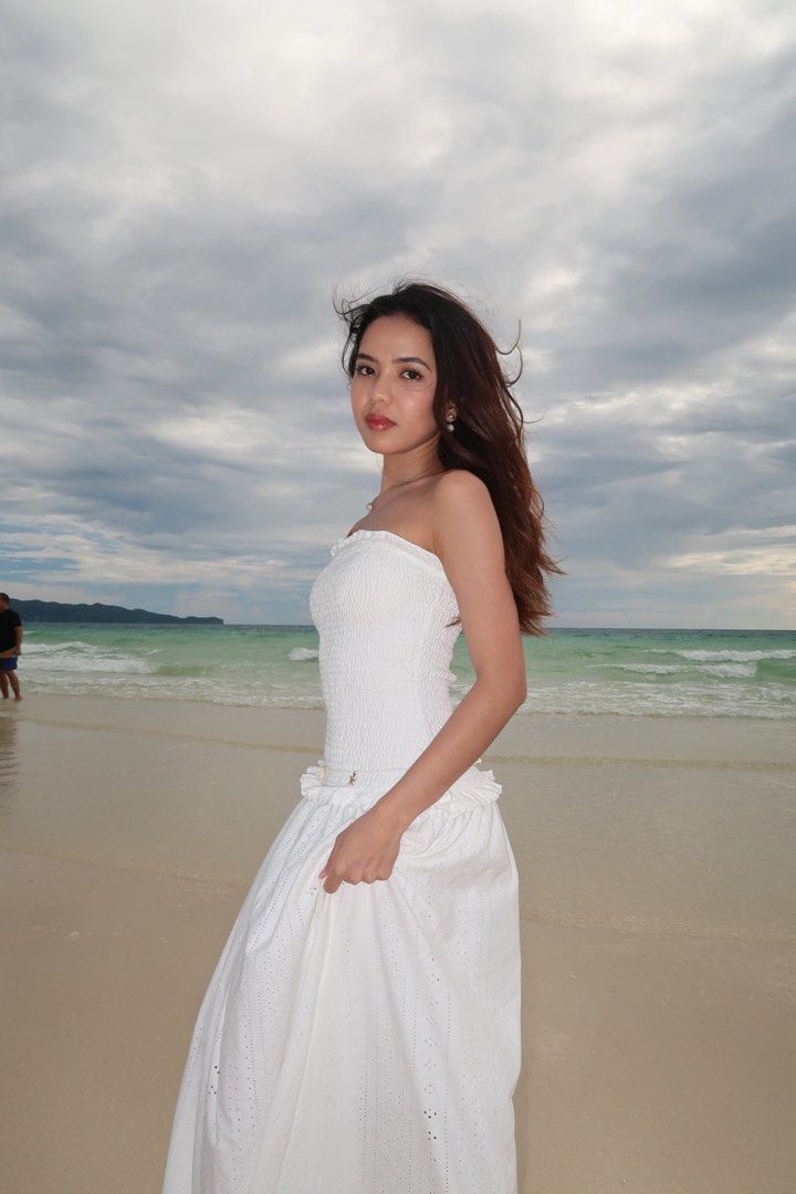 White Beach Dress (Category: Dresses) located in Pasig City. Submitted by _shalinvm (Listing ID 1371468958, Image 2). Description: .
