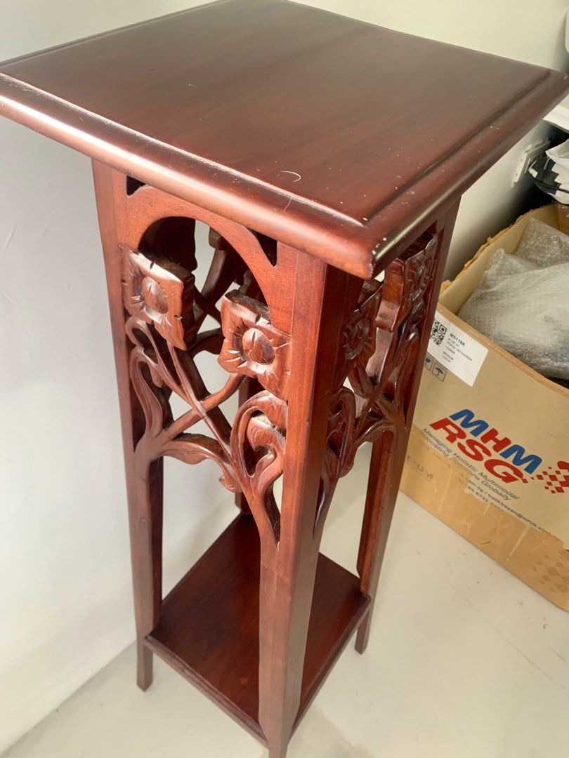 Wooden Decorative Pedestal Table (Category: Tables & Sets) located in Bacoor. Submitted by solitaire0509 (Listing ID 1371379307, Image 2). Description: .