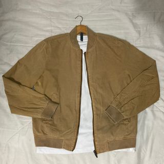 (Category: ) located in . Submitted by jvthriftcdo (Listing ID 1371502487, Image 1). Description: .