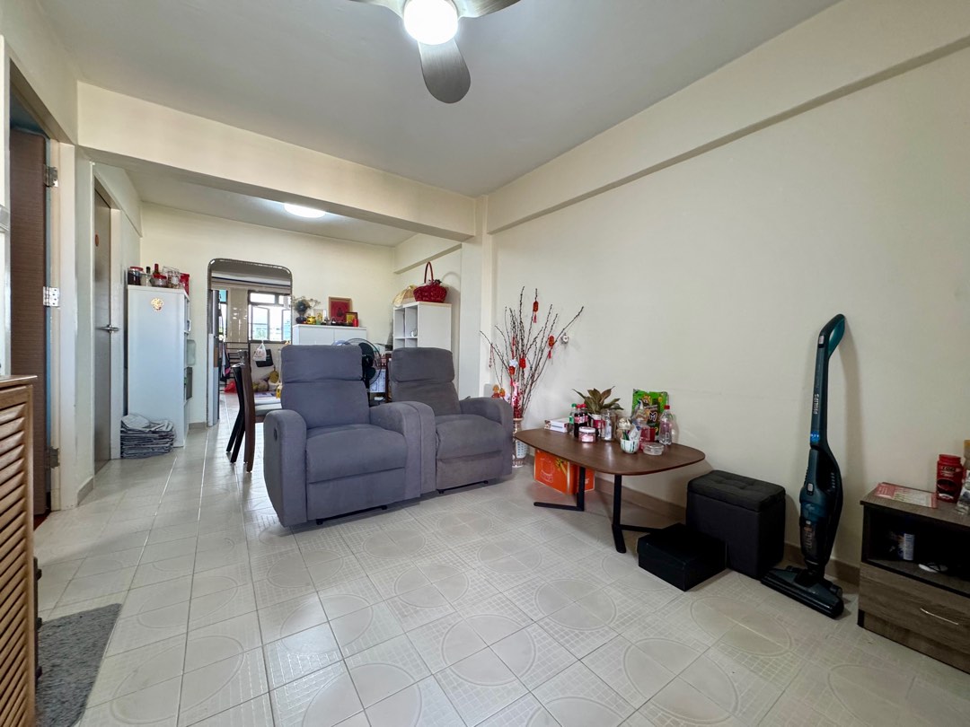 (Category: ) located in . Submitted by listedhomes (Listing ID 1371658943, Image 1). Description: .