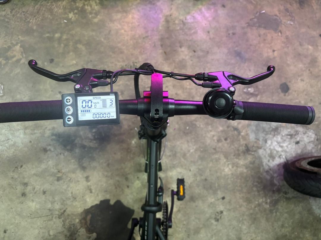 1 And ONLY Brand New Electric bicycle/E-bike with swing arm and suspension LTA Approved Orange Tag 48v 10.4ah (Category: E-Scooters & E-Bikes) located in Singapore. Submitted by salesgreenenergytech (Listing ID 1371637509, Image 3). Description: Brand new LTA approve Orange Tag E-bike Swing arm with reinforced body 48v 10.4ah approve with EN 15194 LTA Approved battery 48v 2a LTA Approved charger with safety mark Roughly around 5-6hrs of charge ti