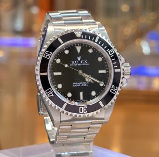 (Category: ) located in . Submitted by davidofftimepieces (Listing ID 1371643034, Image 1). Description: .