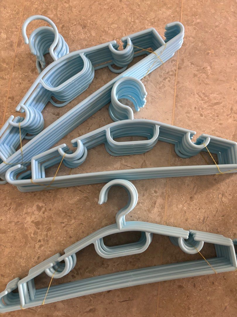 30 Hangers