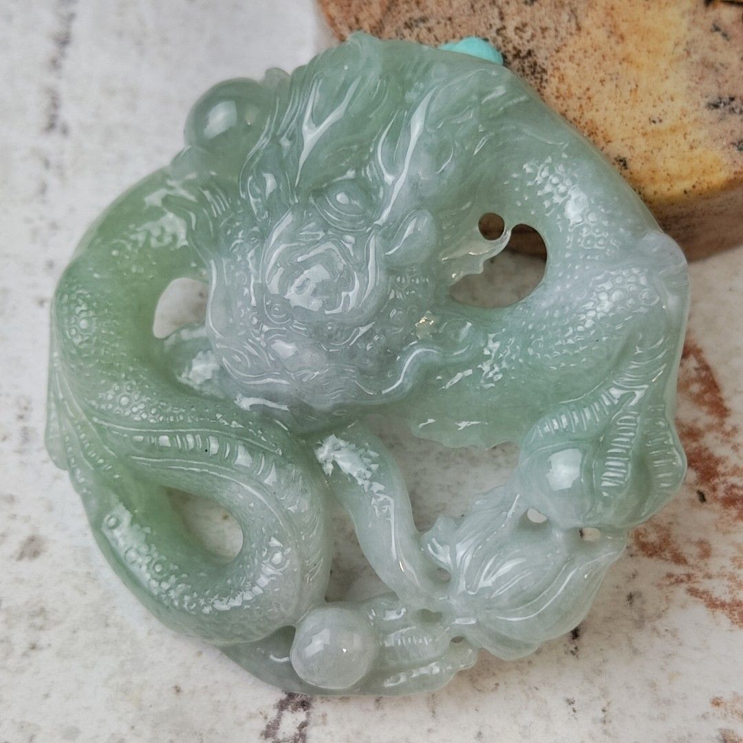 翡翠「龍」彫刻置物 #PM800 - プレミアム天然石専門店 premium stone