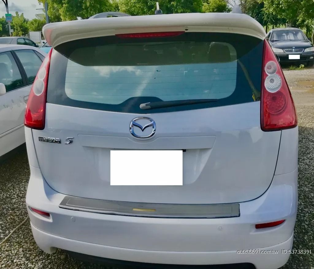 由 davidchu619 (刊登 ID 1371588758，圖片 2) 提交，位於 高雄市 (Kaohsiung) 的 二手中古車優惠中~ Mazda5 (類別：汽車出售)，說明：你還在找車嗎？ 我幫你省錢省時間～ 挑選好你想要的車只要10~15分鐘，就給你結果！ 我們的每一台車 都經過【SAVE認證查定表】把關： ✔ 非事故車 ✔ 非泡水車 ✔ 引擎變速箱正常 ✔ 里程數保證 ✔ 查定結果全公開，透明看得到！ 不只價格漂亮，更讓你買得安心。 買車不是靠運氣，是要看得懂證據！ 想看有哪些車？留言或私訊「報告」給你看車況查定表！ !!!!!優惠價格，暫不開放給同行調度!!!!! ❃ 廠牌：MAZDA ❃ 型號：Mazda5 ❃ 年份：2007 ❃ 車色：白 ❃ 排氣量：2.0L ❃ 里程：100000km ❃ 引擎燃料：汽油 ❃ 驅動方式：2WD ❃ 乘客數：5門5座 ❃ 售價：10萬 --- ★安全配備 ↗防盜系統 ↗安全氣囊 ↗中控鎖 ↗ABS防鎖死 ★舒適配備 ↗衛星導航 ↗恆溫