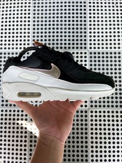 (Kategori: ) berada di . Dikirim oleh m77sneakers (ID iklan 1371700667, Gambar 1). Deskripsi: .