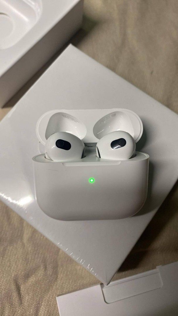 Airpods 3rd generation (Category: Earphones) located in Manila. Submitted by milasgadgetph (Listing ID 1371551038, Image 2). Description: airpods gen 3 original type serial number is searchable bnew and seled proof tested quality auto connect to ios mop: gcash|bank (xfer ) delivery/pickup/lalamove/jnt no refund policy ‼️ pm for more details.