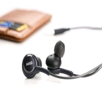 AKG Earphones with MIC🔥 (Category: Headphones & Headsets) located in Manila. Submitted by ashleyeshk1320 (Listing ID 1371573222, Image 3). Description: AKG Earphones with MIC.
