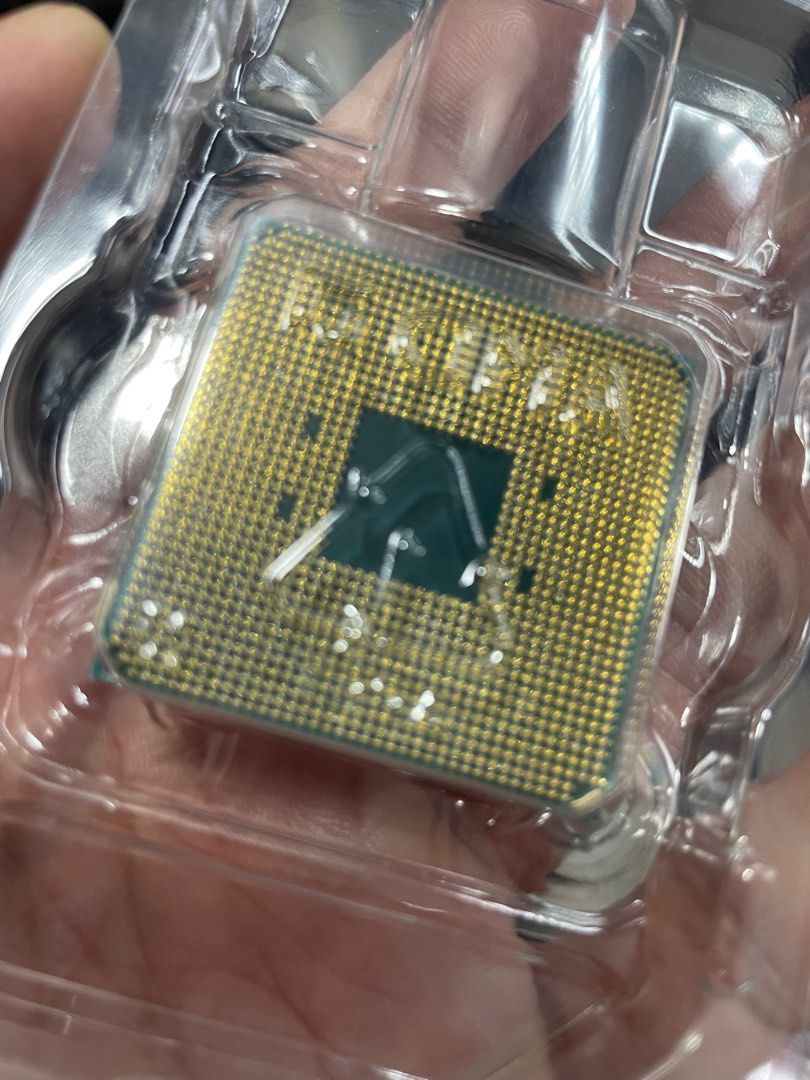 AMD Ryzen 7 3800XT 8 core 16 thread processor (Category: Computer Parts) located in Singapore. Submitted by Cleandeck (Listing ID 1371594381, Image 2). Description: Letting go of this multitasking processor. Good performance, no issues whatsoever. Will include free thermal paste. Processor comes w 5800x box. Buyer self collect at 221 Henderson road on weeknights or weekends (by appointment only)..
