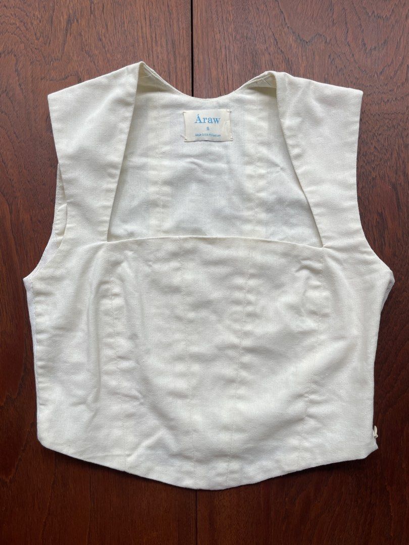 Araw the line Beton Top (Category: Blouses) located in Cavite. Submitted by dosamigas (Listing ID 1371634917, Image 1). Description: .