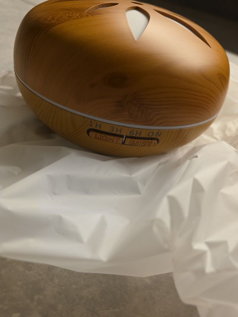 Aromatherapy diffuser (Category: Home Fragrance) located in Petaling Jaya. Submitted by nadnab (Listing ID 1371708316, Image 1). Description: a brand new diffuser has lights too! FREE: 3 NEW aromatherapy essential oil bottles.