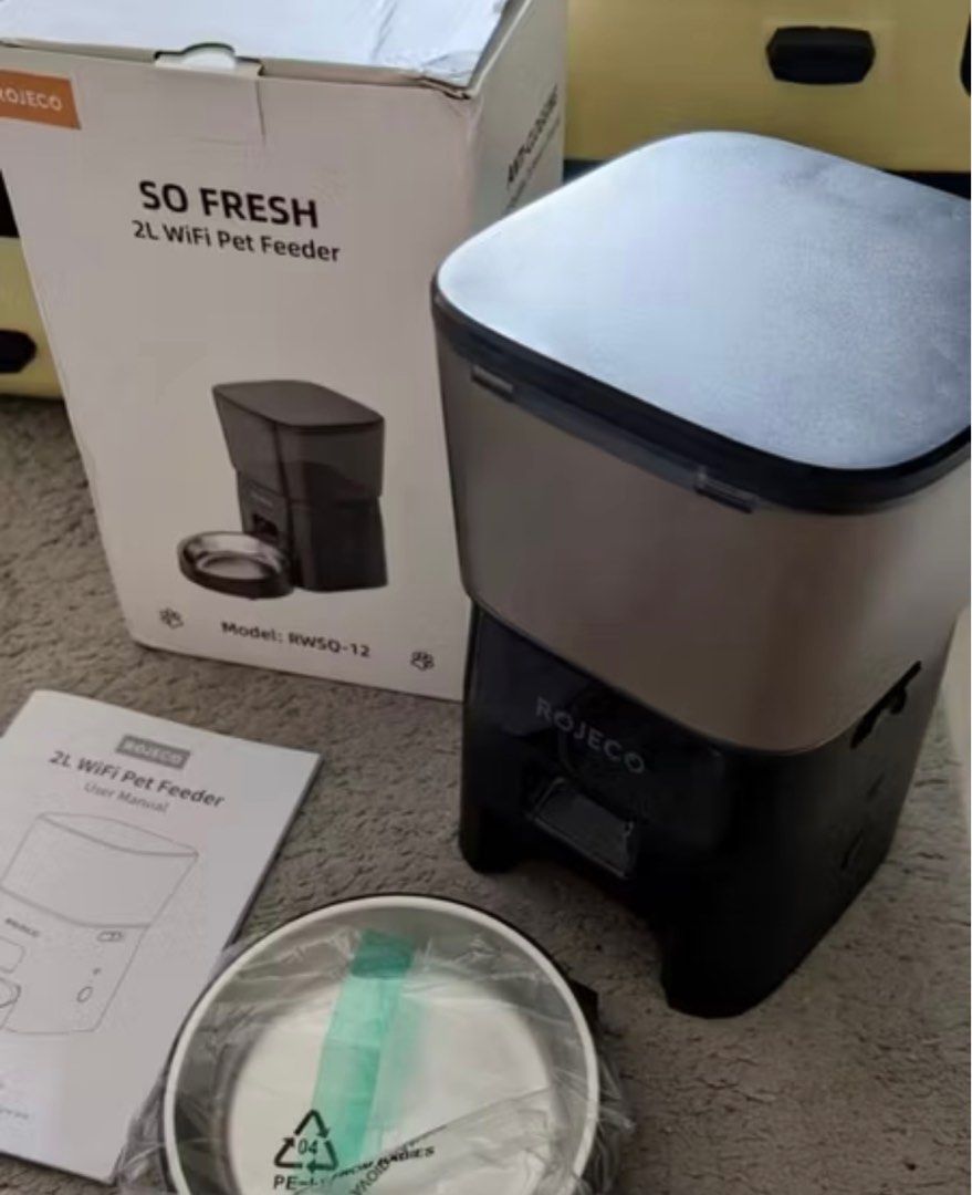 Take all Automatic Feeder (Wifi) and Automatic Fountain (Category: Homes & Other Pet Accessories) located in Caloocan City. Submitted by Limsoc (Listing ID 1371717134, Image 1). Description: Will give freebies such as cat food.