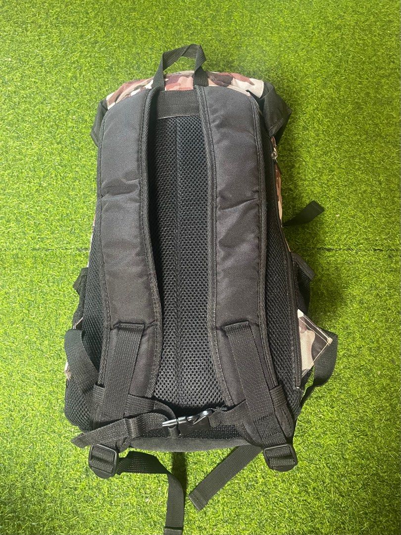 Backpack Airwalk (Category: Backpacks) located in Bachok. Submitted by markyoe_store (Listing ID 1371608607, Image 3). Description: 🔹Backpack Airwalk 🔹Original item 🔹Condition 9/10 🔹Good material 🔹Berminat 0105254748 ⛔️HARGA BOLEH NEGO⛔️ 🔺Free Postage Semenanjung 🔺Sabah Sarawak RM10.