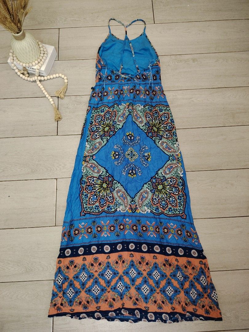 Branded ROXY maxi summer blue dress (Category: Dresses) located in San Marcelino. Submitted by thriftolshoppiness (Listing ID 1371642954, Image 3). Description: XS-S.