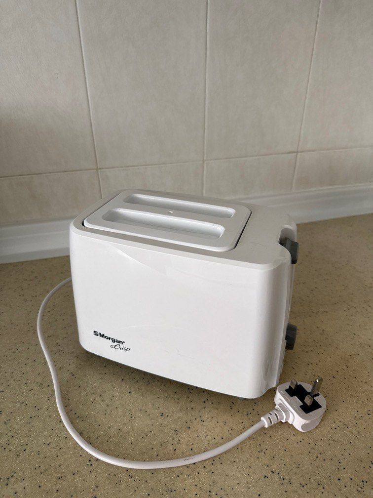Bread Toaster (Category: Ovens & Toasters) located in Singapore. Submitted by jaelynnnnn (Listing ID 1371591521, Image 1). Description: Letting go bread toaster as I no longer use it. No more box or warranty. Self pick up from Tampines MRT or Downtown MRT.