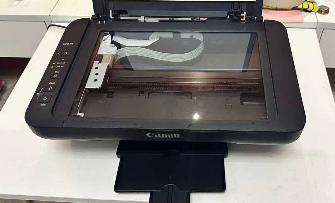 canon pixma printer and scanner 2570s (Category: Printers, Scanners & Copiers) located in Quezon City. Submitted by gogo.sparkle (Listing ID 1371726120, Image 2). Description: used seldomly lang didnt need for school pala graduated na.
