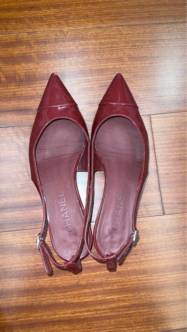 AUTHENTIC Chanel Fall 2023 Red Patent Slingbacks (37 1/2 | US 8) (Category: Flats & Sandals) located in Paranaque City. Submitted by ishopandneverdrop (Listing ID 1371657367, Image 2). Description: - Purchased from Paris 8th Arr. Chanel branch in December 2024 - With box and paperbag - Flaws all shown in the photos.