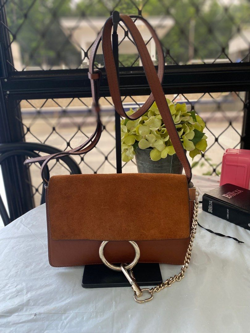 Chloe sling (Category: Luxury Bags & Wallets) located in Murcia. Submitted by cool.jacquelinebatilaran (Listing ID 1371649396, Image 1). Description: Good condition leather .