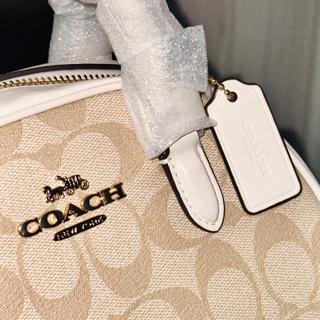 Coach Sydney Satchel (Category: Luxury Bags & Wallets) located in Guiguinto. Submitted by kitto.katto (Listing ID 1371720188, Image 2). Description: .