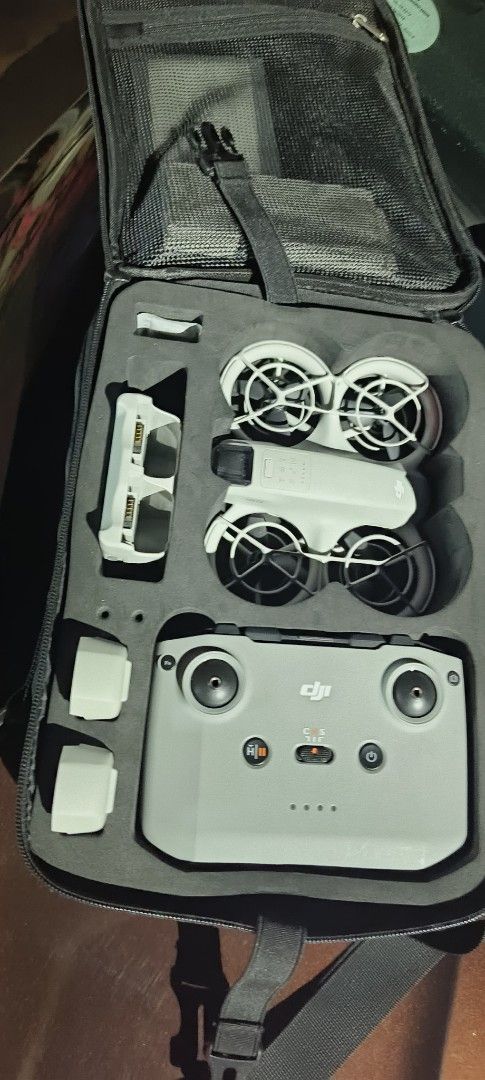 DJI Neo With Remote for Rent (Category: Drones) located in Valenzuela. Submitted by salecollectionph (Listing ID 1371617946, Image 1). Description: Need a handy high-quality camera for aerial shots? We have all new DJI NEO for rent that can shoot up to 4k resolution 💯 Available for daily/weekly rent 1day - 800 2days and more - 700/day Inclusions: Aircraft 2 Batteries Remote Bag Cord Charger Other items for rent: Sony A6000 Sony A6300 Gimbal Lens