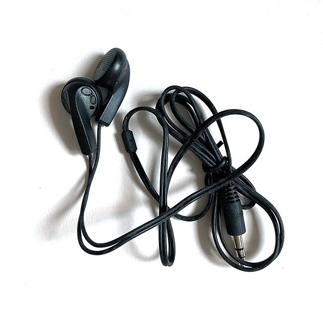 Pair of Wired Earphones (Category: Earphones) located in Singapore. Submitted by aglitter (Listing ID 1371695472, Image 1). Description: Pair of wired earphones in black. Condition: Brand New.